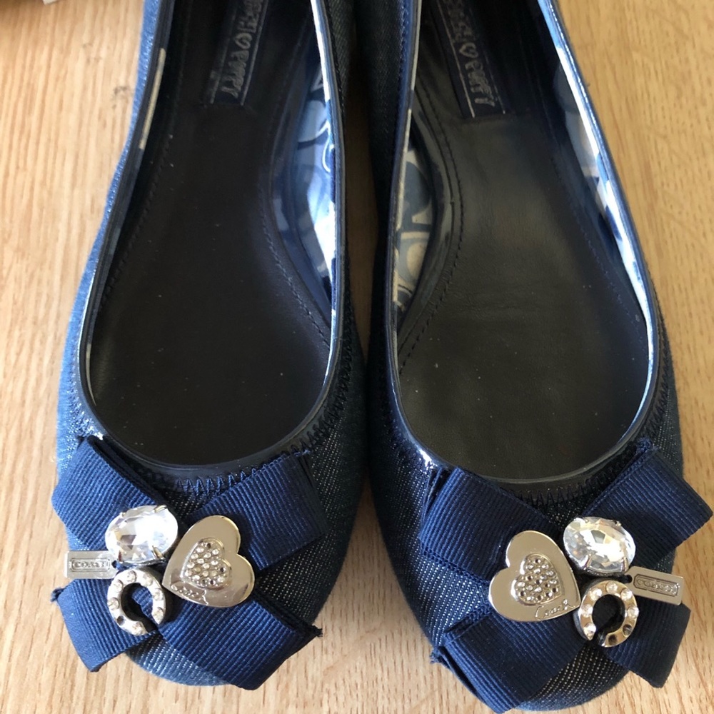 Women’s Flat Coach Shoe